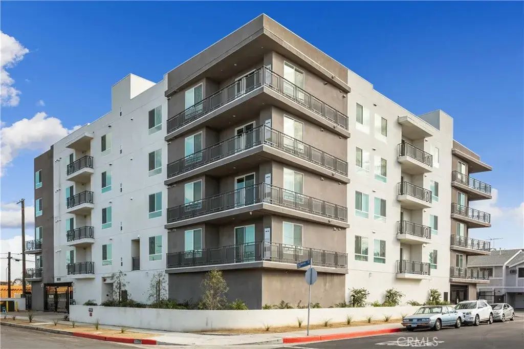 11714 Archwood Street 206, North Hollywood