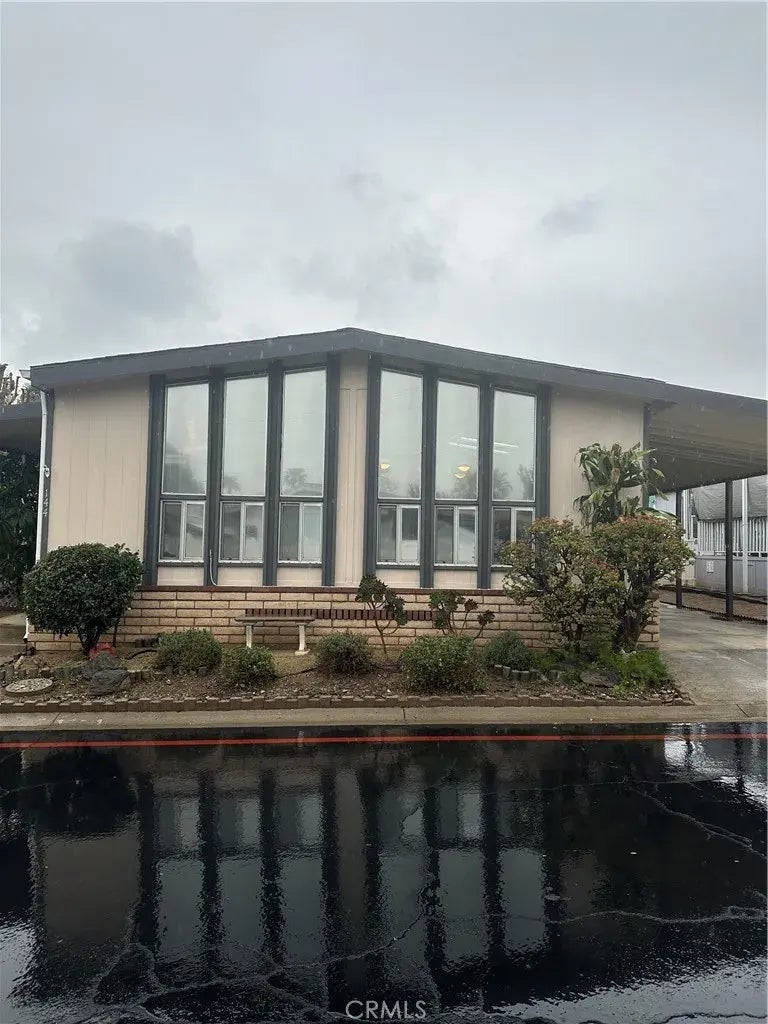 1550 Rimpau 144, Corona