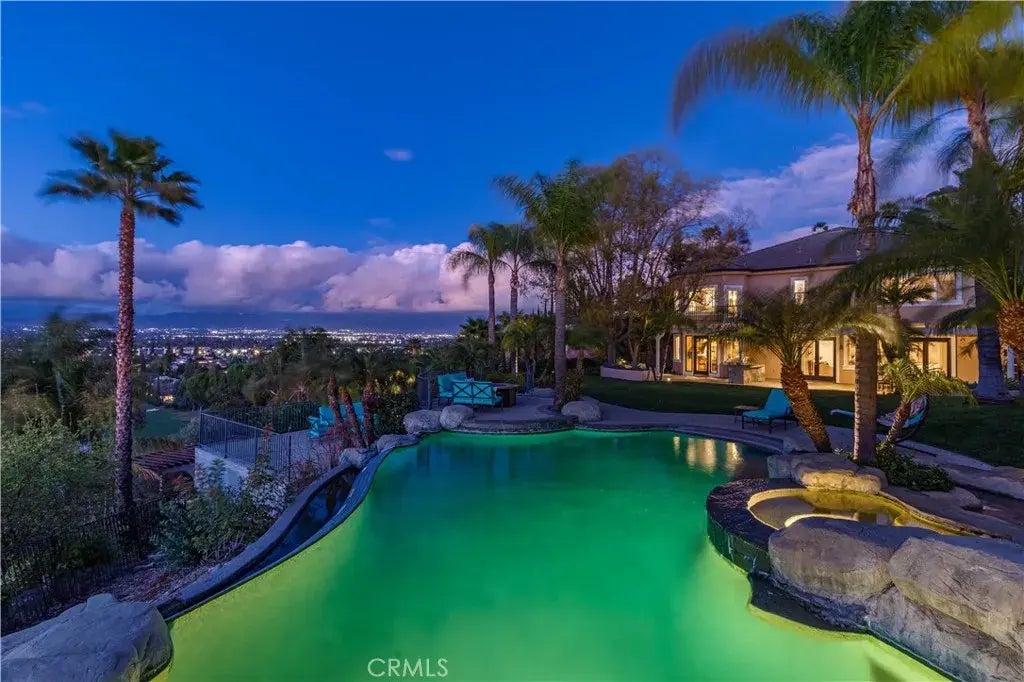 18323 Rancho Street, Tarzana