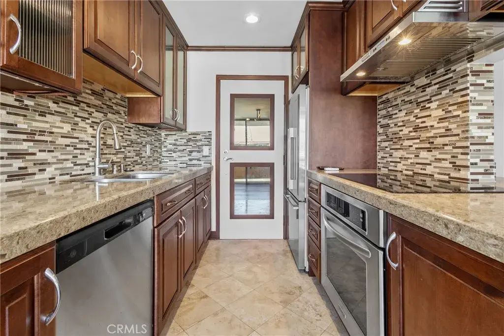 525 N Sycamore Ave #419, Hancock Park
