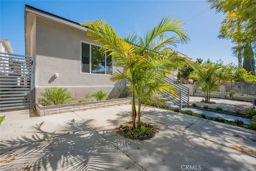 1832 N Alexandria Avenue, Los Angeles