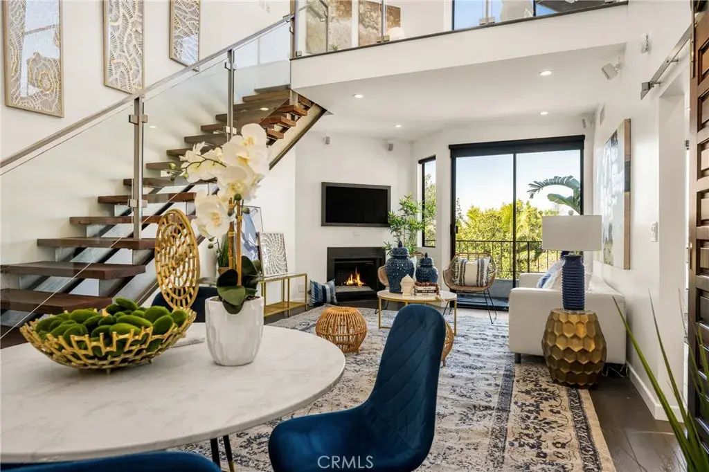 660 N Sweetzer Avenue 302, West Hollywood
