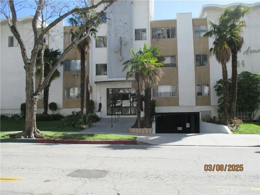 344 N Maryland Avenue 108, Glendale