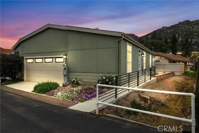 8975 Lawrence Welk Drive 59, Escondido