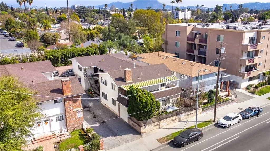 5726 Laurel Canyon #3 Boulevard, Valley Village