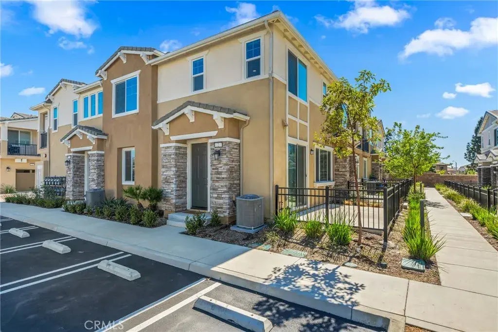 16571 Wyndham Lane 2, Fontana