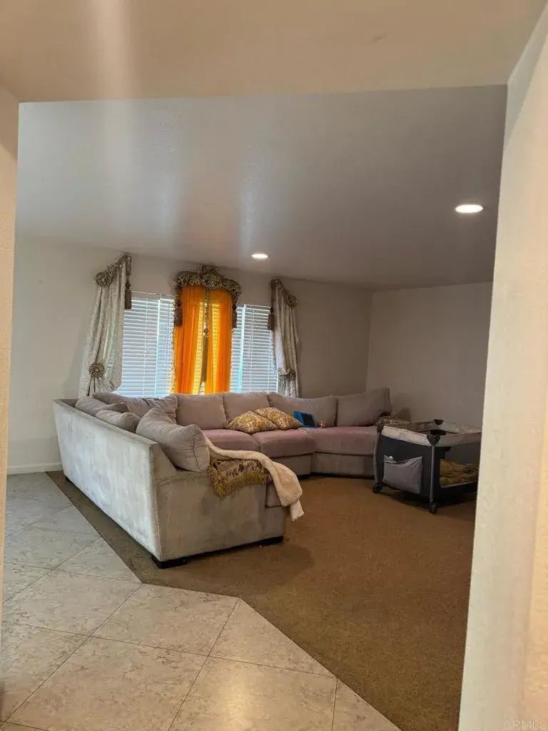 749 De La Toba Dr, Chula Vista