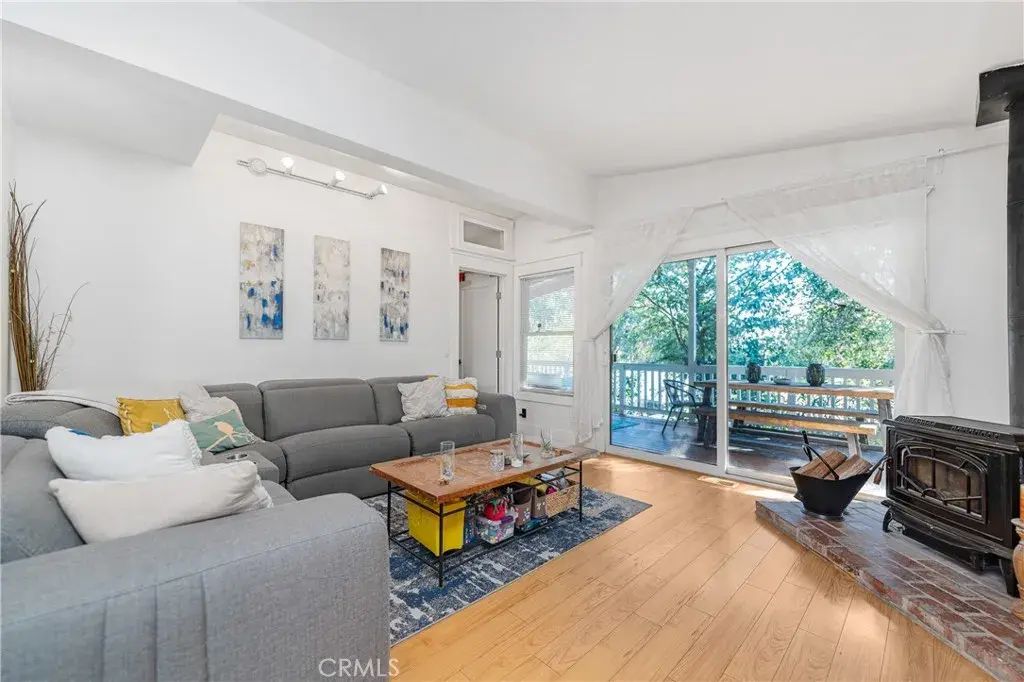 23777 Mulholland 86, Calabasas