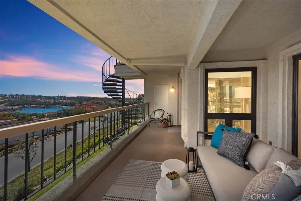 22364 Manacor 9, Mission Viejo