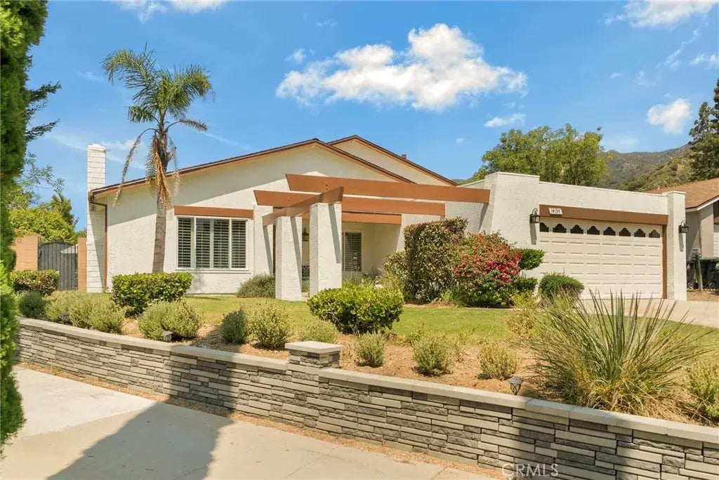 14137 Janna Way, Sylmar