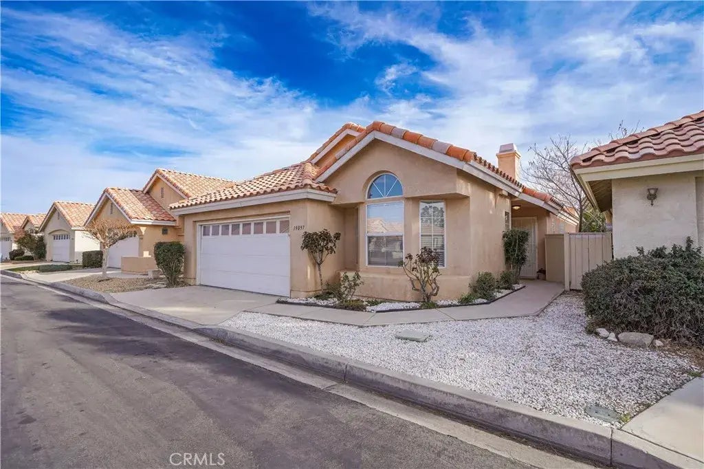 19097 Oak Street, Apple Valley