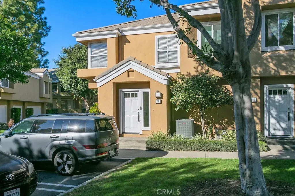 12 Menlo Aisle 160, Irvine