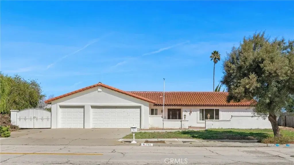 701 Foxenwood Drive, Santa Maria