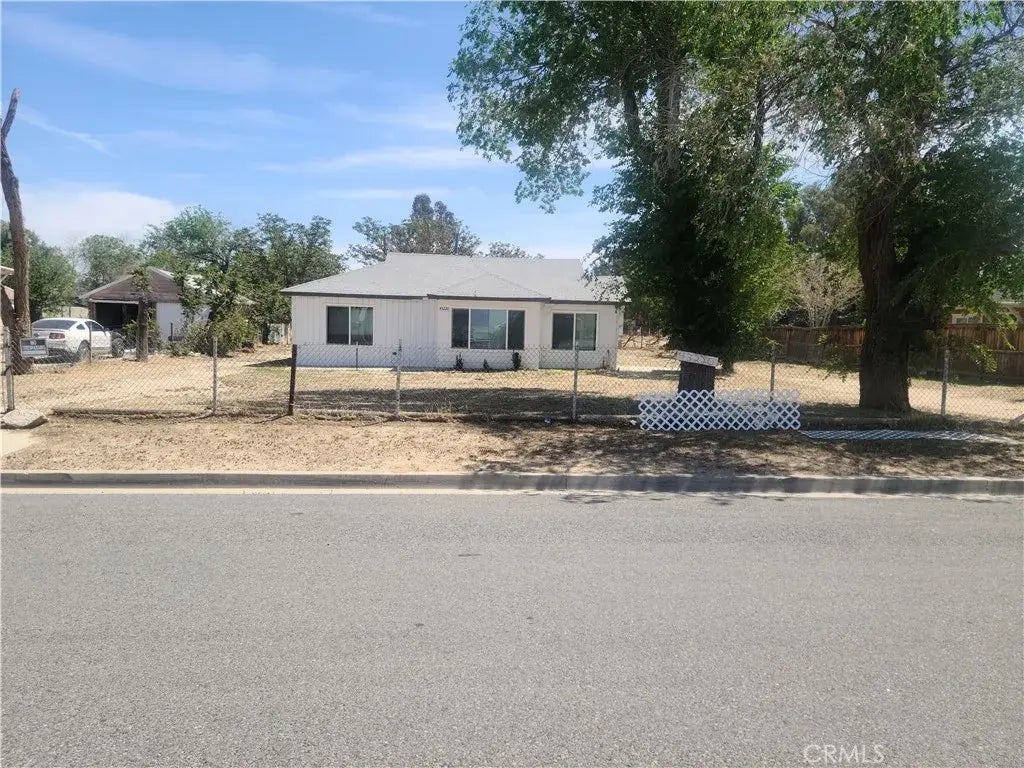 43220 6th Street East, Lancaster