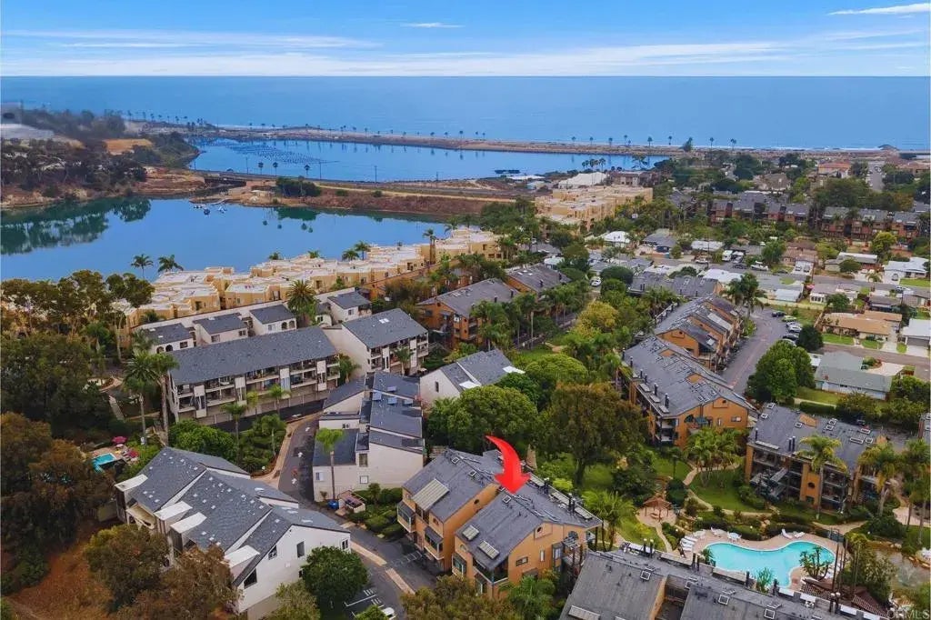 4011 Layang Layang Circle E, Carlsbad