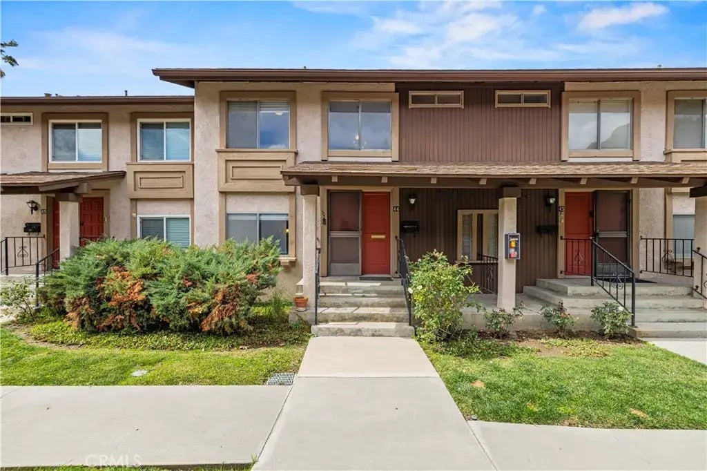 6669 Wilbur Avenue 44, Reseda