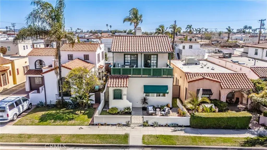 164 Granada Avenue, Long Beach