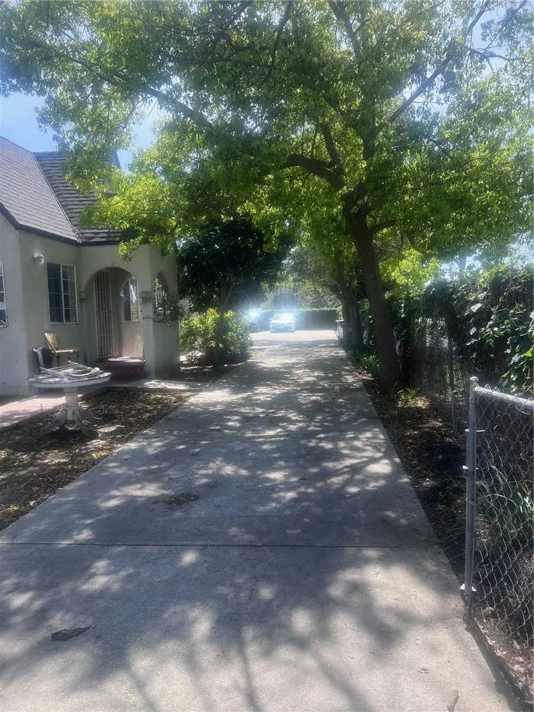 Photo of Listing #DW25058349