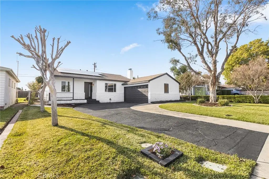 9422 Palmetto Avenue, Fontana