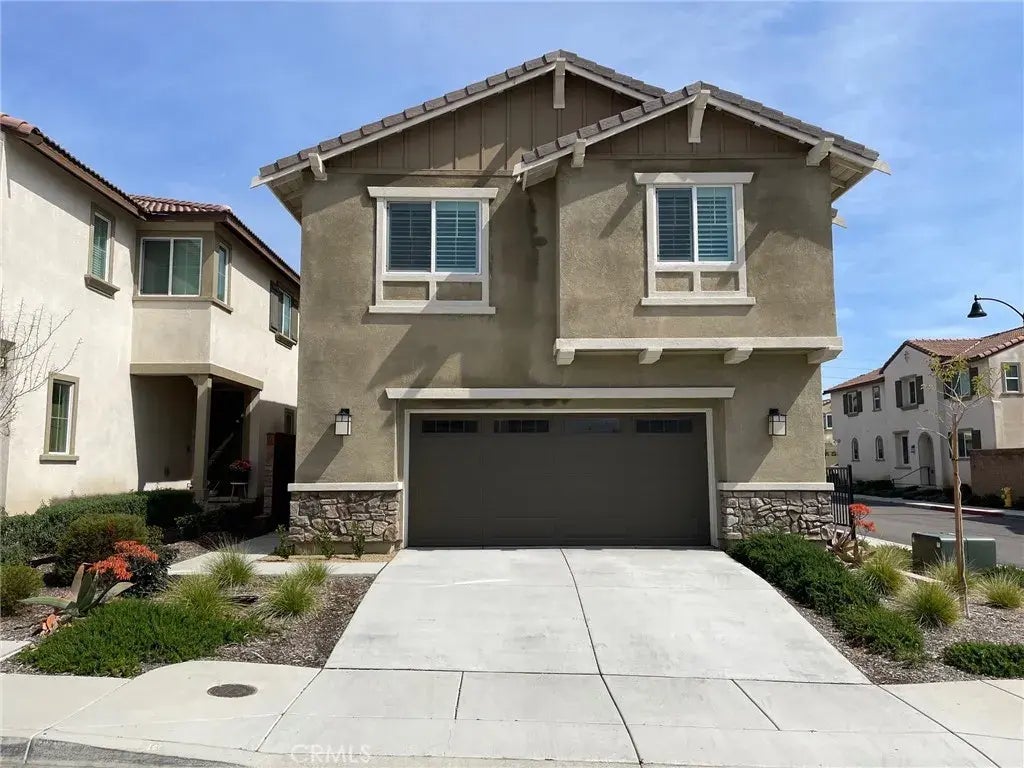 16074 Symphony Lane, Fontana