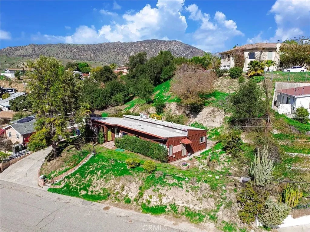 8939 Oswego Street, Sunland