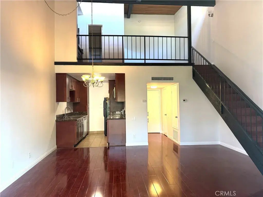 5460 White Oak Avenue G325, Encino