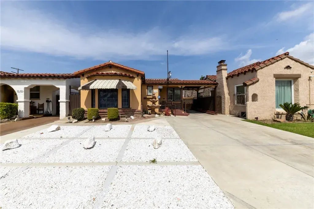 1127 W 81st Place, Los Angeles