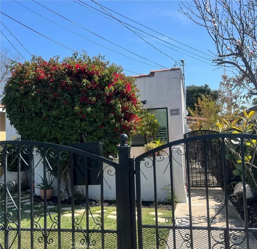 8338 Fir Avenue, Los Angeles