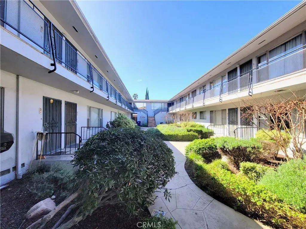 735 Cedar Avenue 6, Long Beach