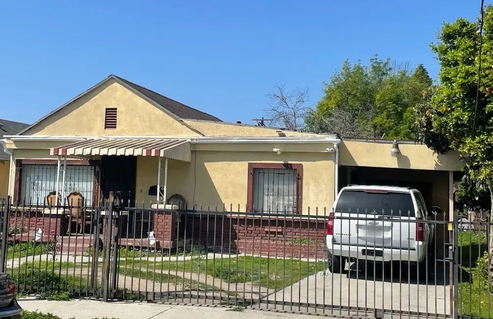 10607 Anzac Avenue, Los Angeles