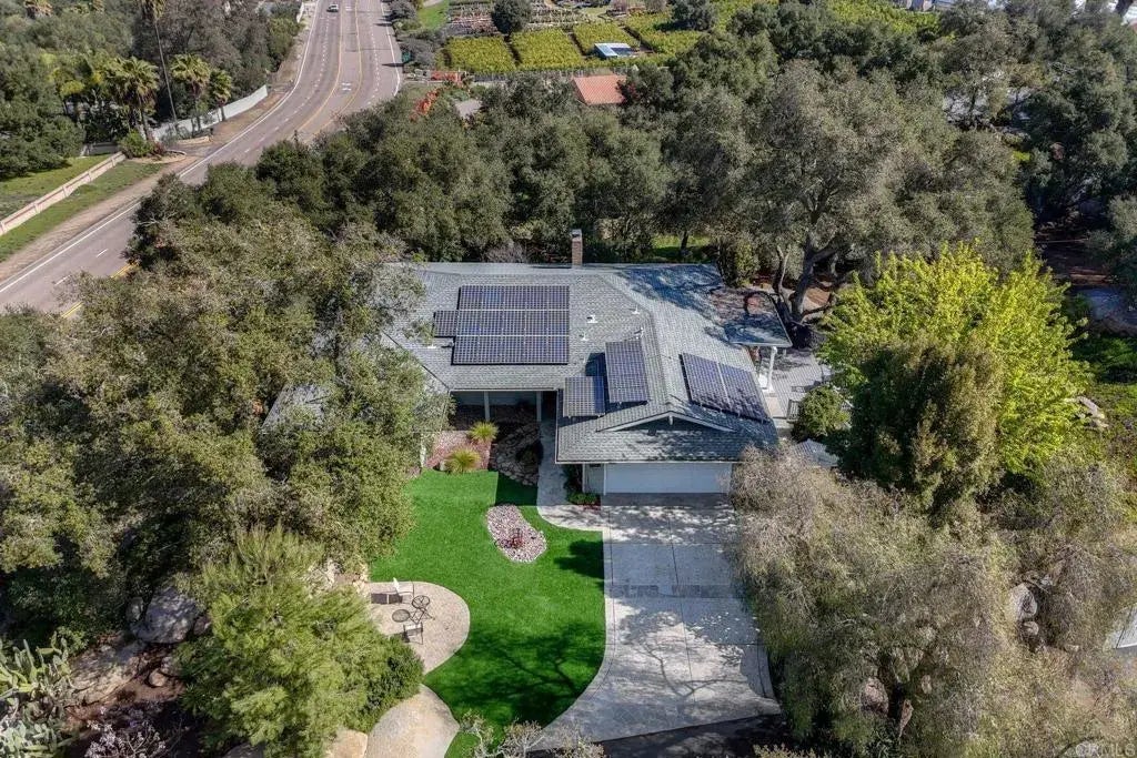 27509 Mountain Meadow Rd, Escondido