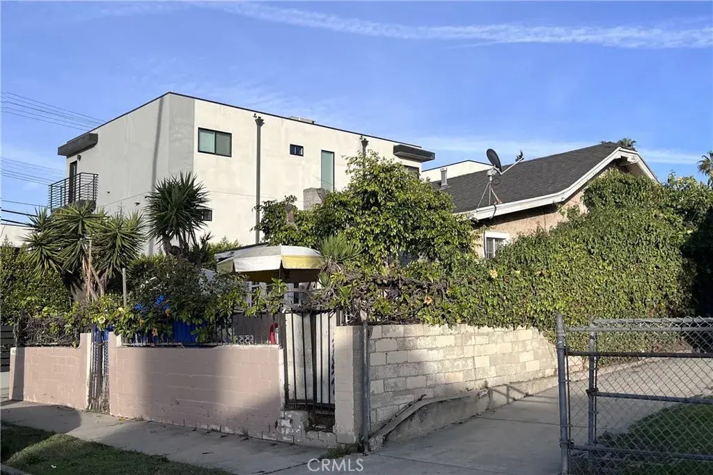 1420 S Cloverdale Avenue, Los Angeles