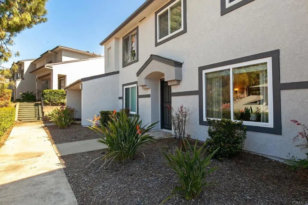 10612 Queen Jessica Ln, Santee