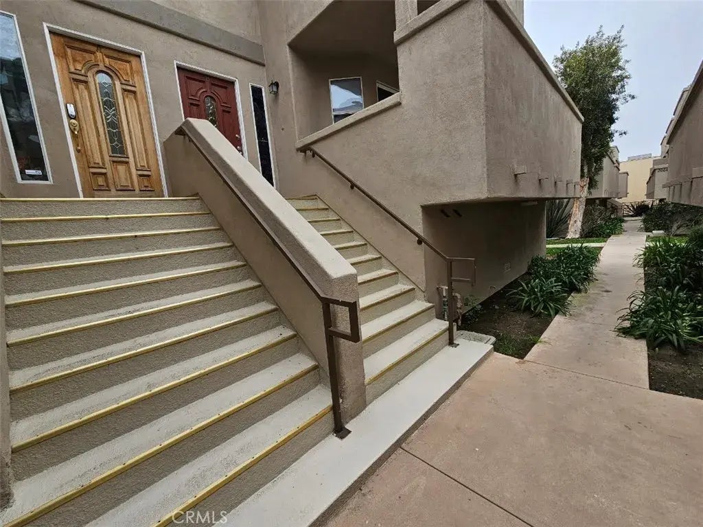 2056 Artesia Boulevard A, Torrance