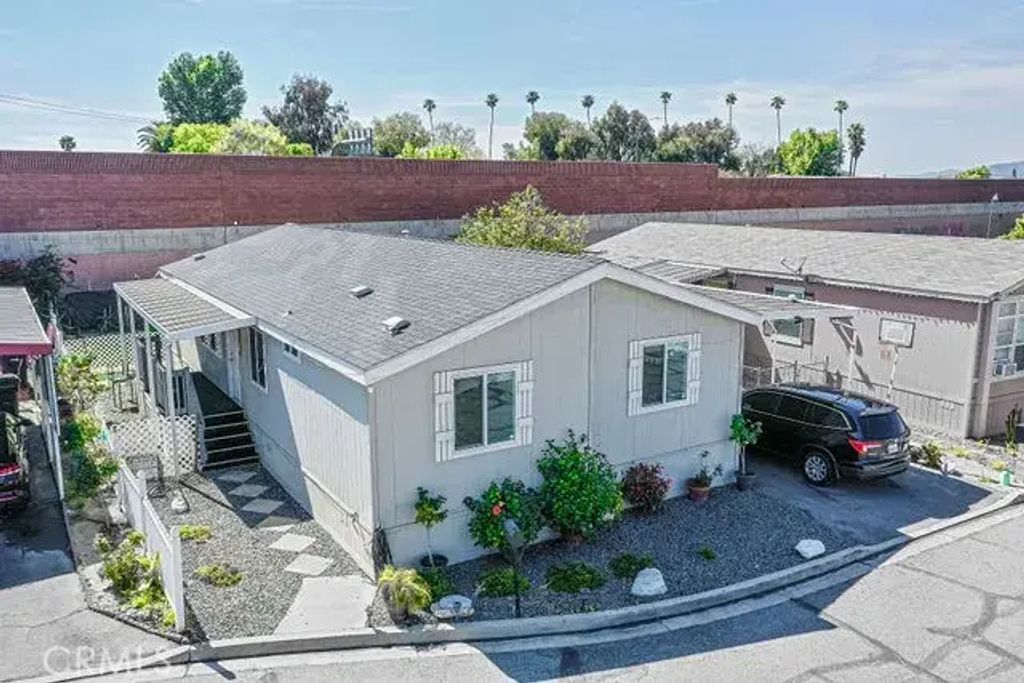 168 Sir Gawaine, Riverside