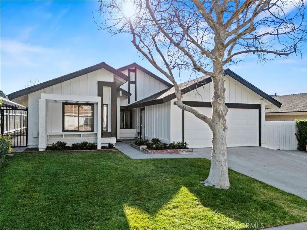 27634 Sycamore Creek Drive, Valencia