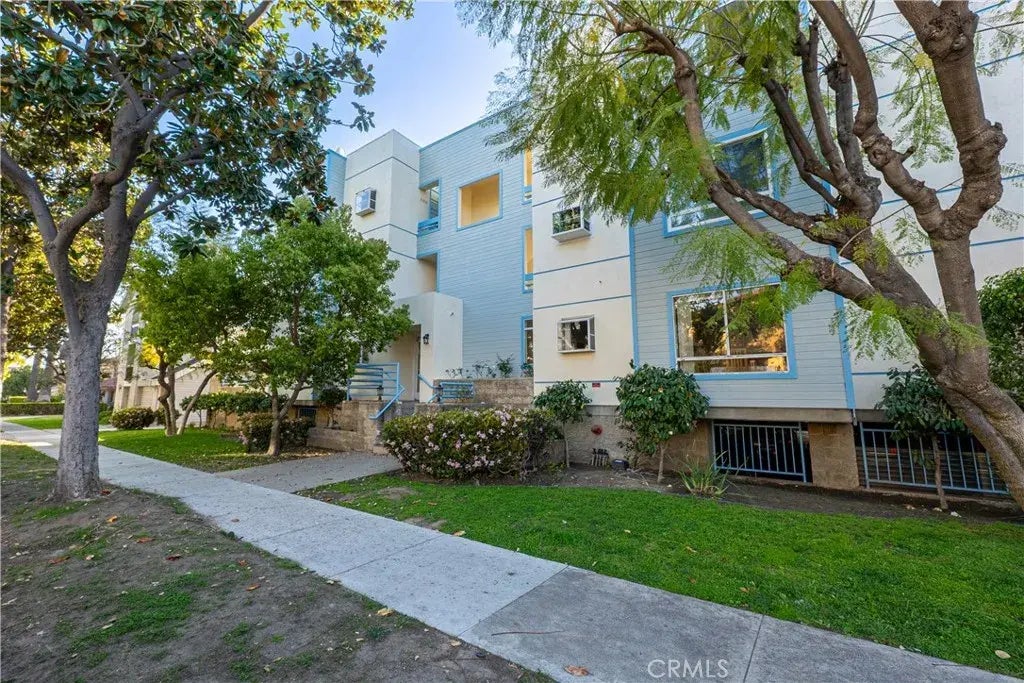 345 N Kenwood Street 104, Glendale