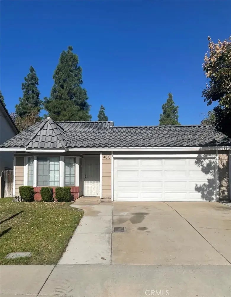 14010 Hillcrest Dr, Fontana