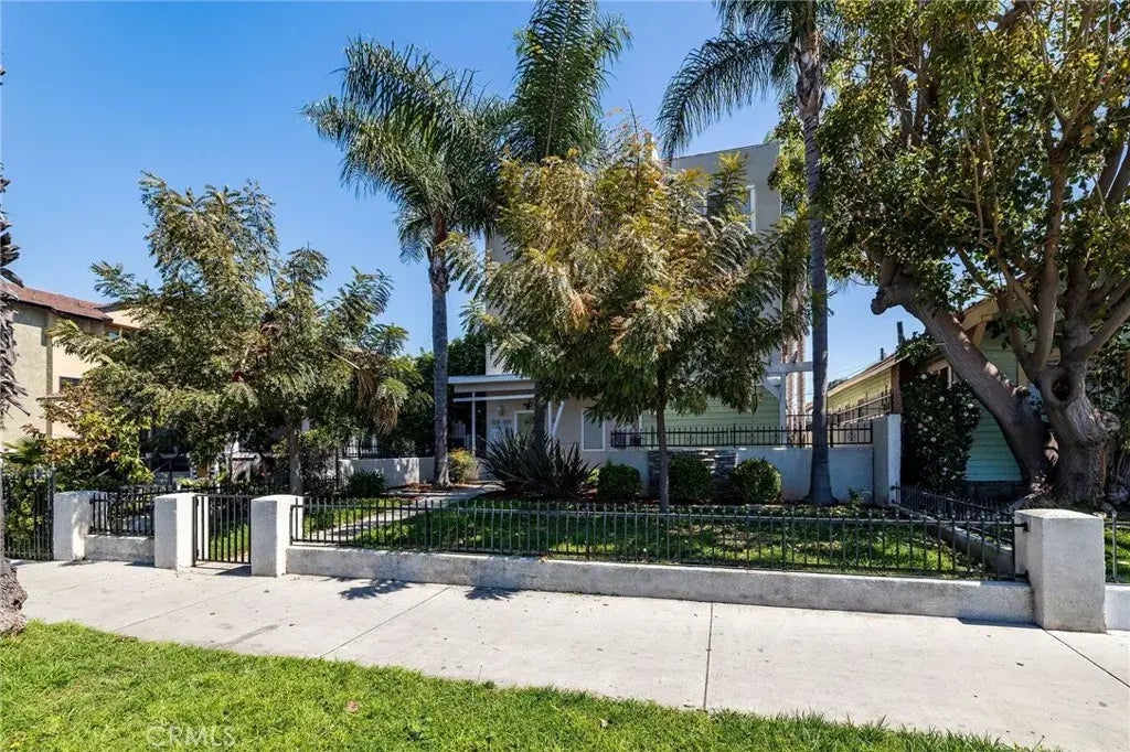 1128 Pacific Avenue, Long Beach