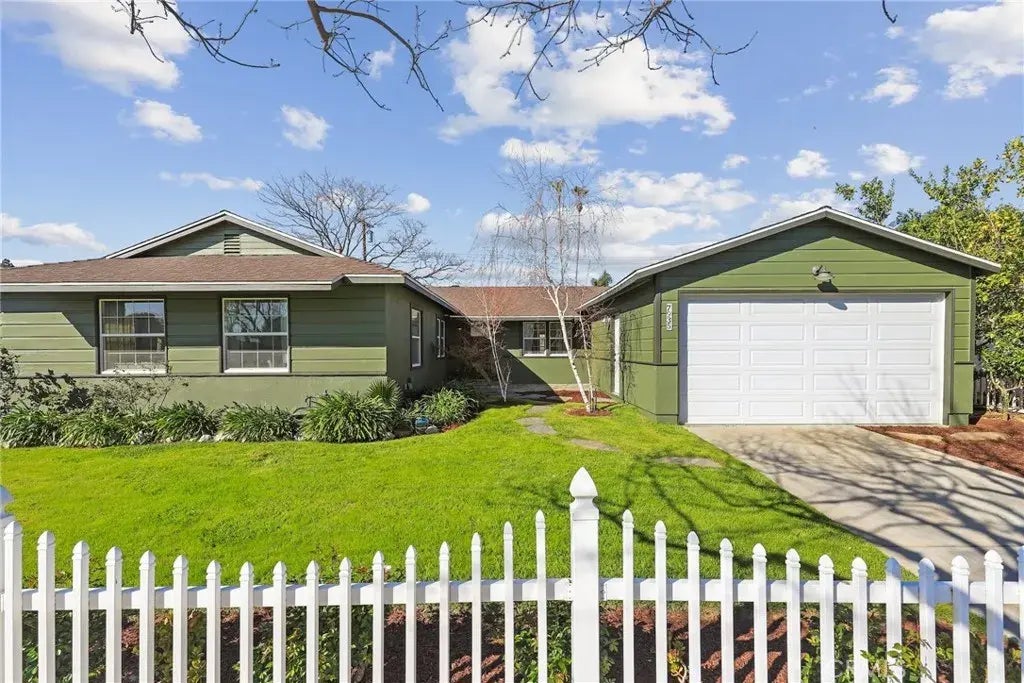 7935 Lena Avenue, West Hills