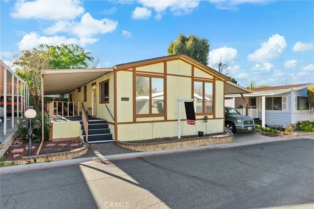 31311 Lakehills Rd 82, Castaic