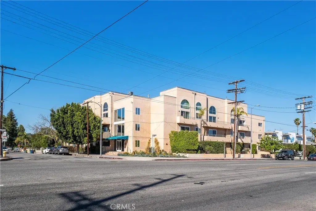 5604 Rhodes Avenue 312, Valley Village