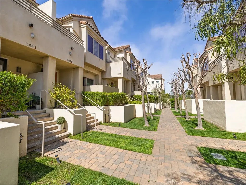 305 Kansas Street B, El Segundo