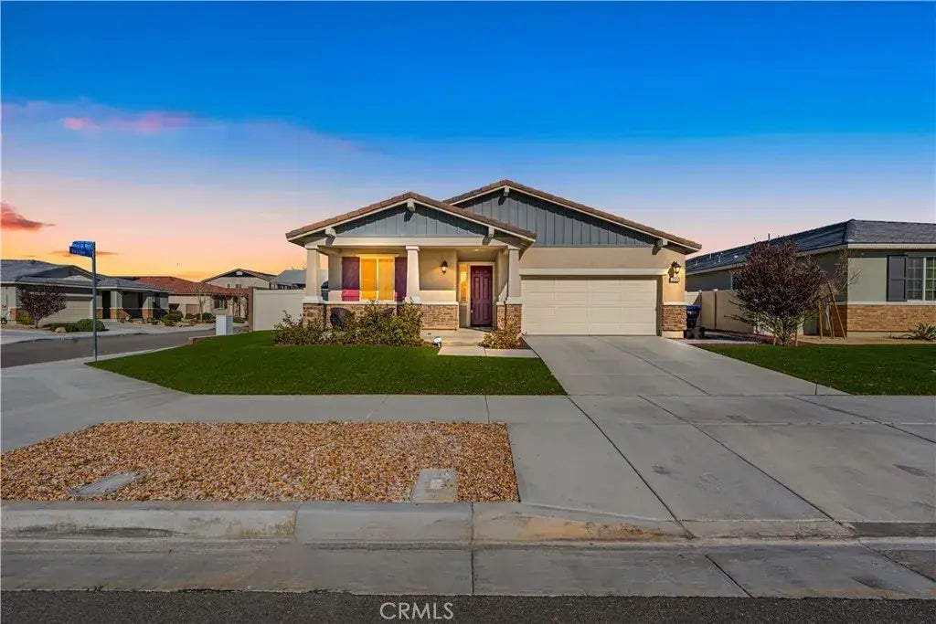 45064 43rd Street West, Lancaster