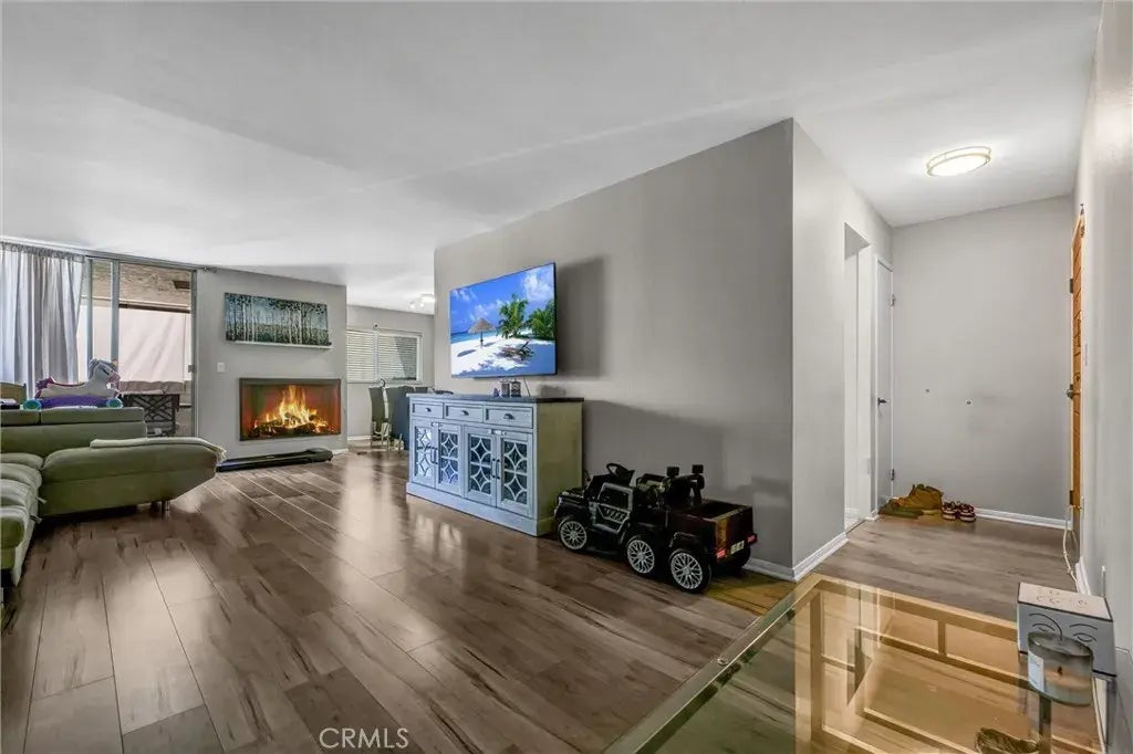 570 W Stocker Street 101, Glendale