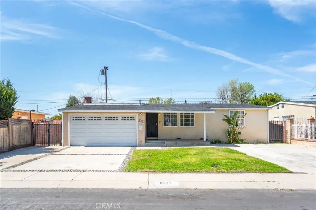 8515 Mammoth Avenue, Panorama City