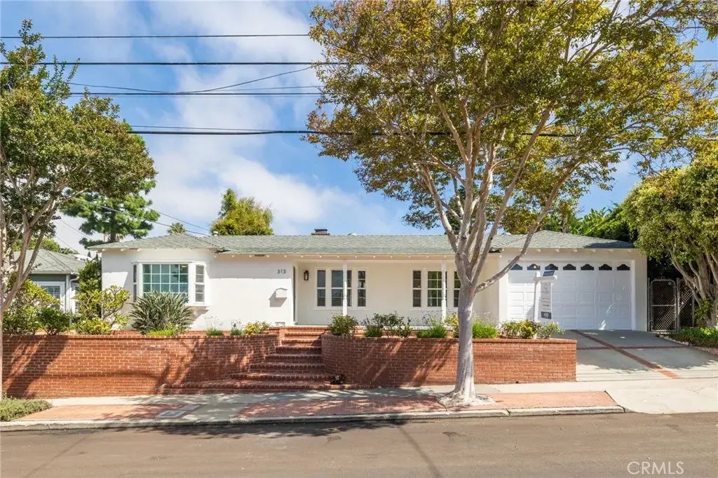 313 E Walnut Avenue, El Segundo