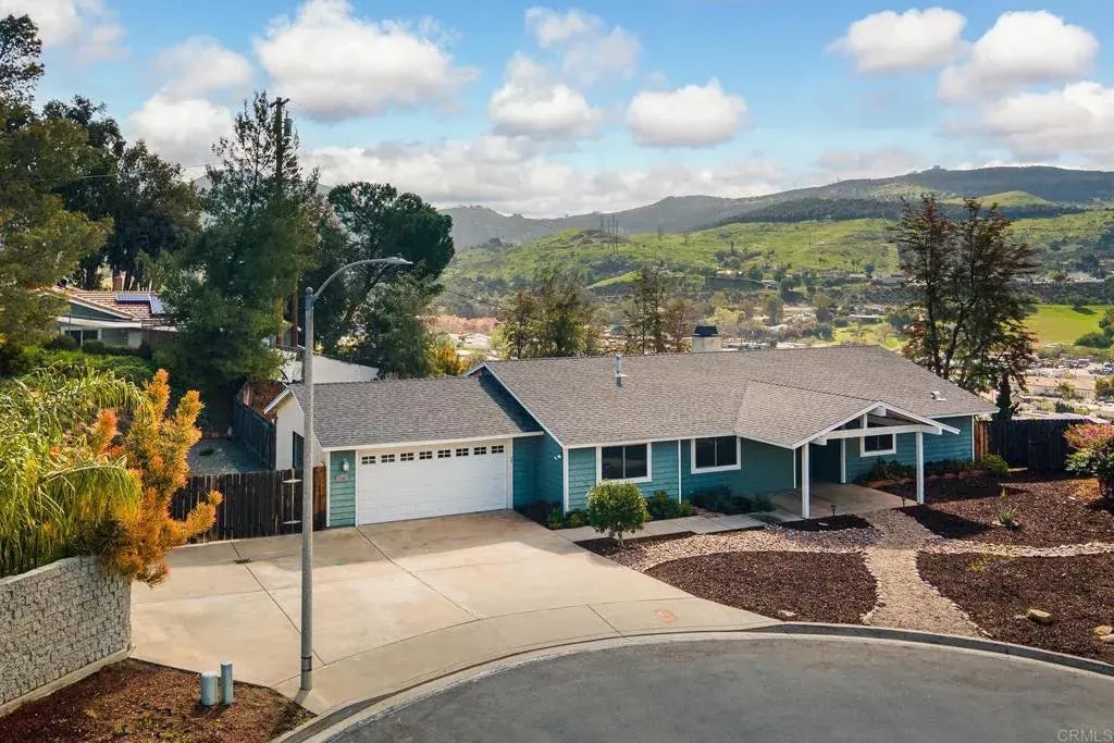 9287 Lakeview Terrace, Lakeside
