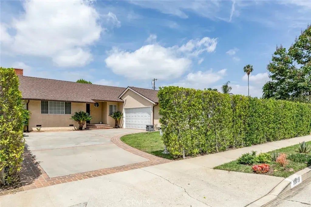 10019 Norwich Avenue, Mission Hills (san Fernando)