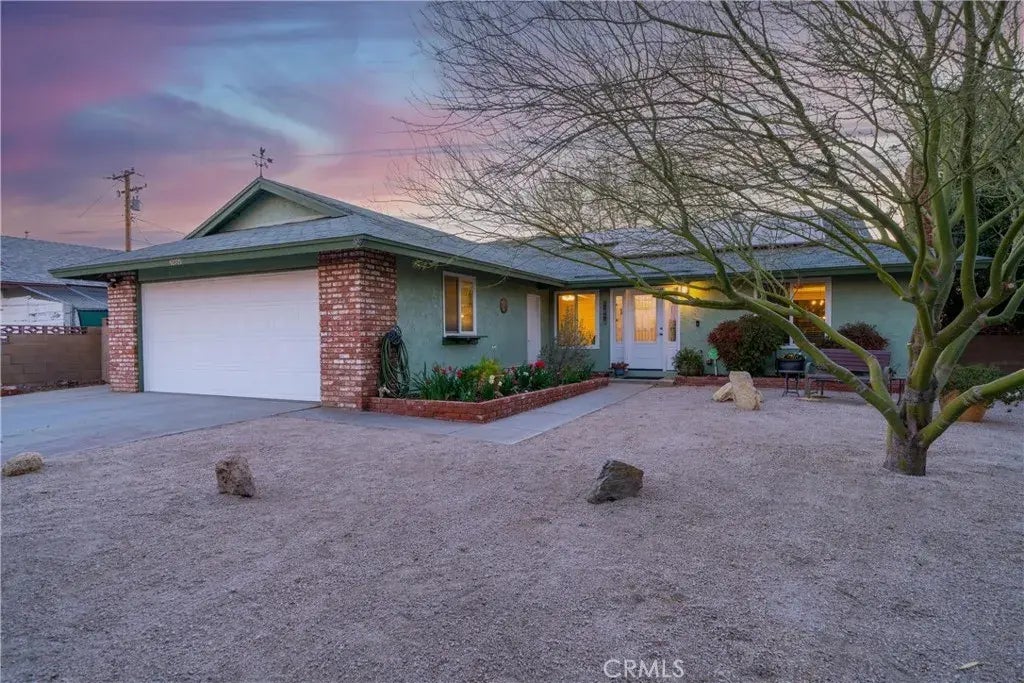 42709 40th Street West, Lancaster